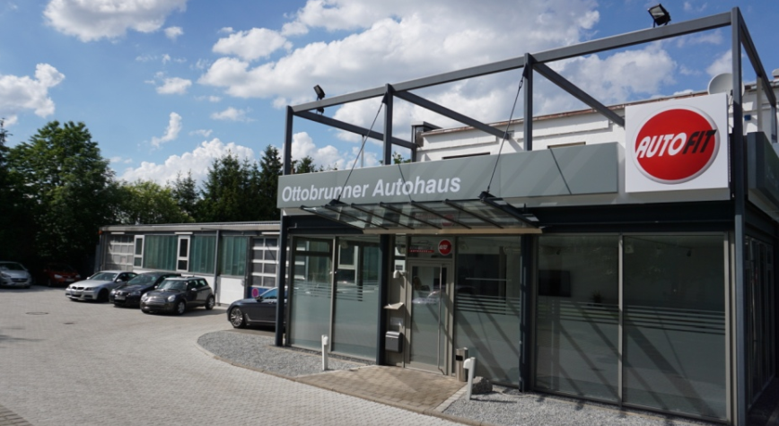 Ottobrunner Autohaus – Außenansicht